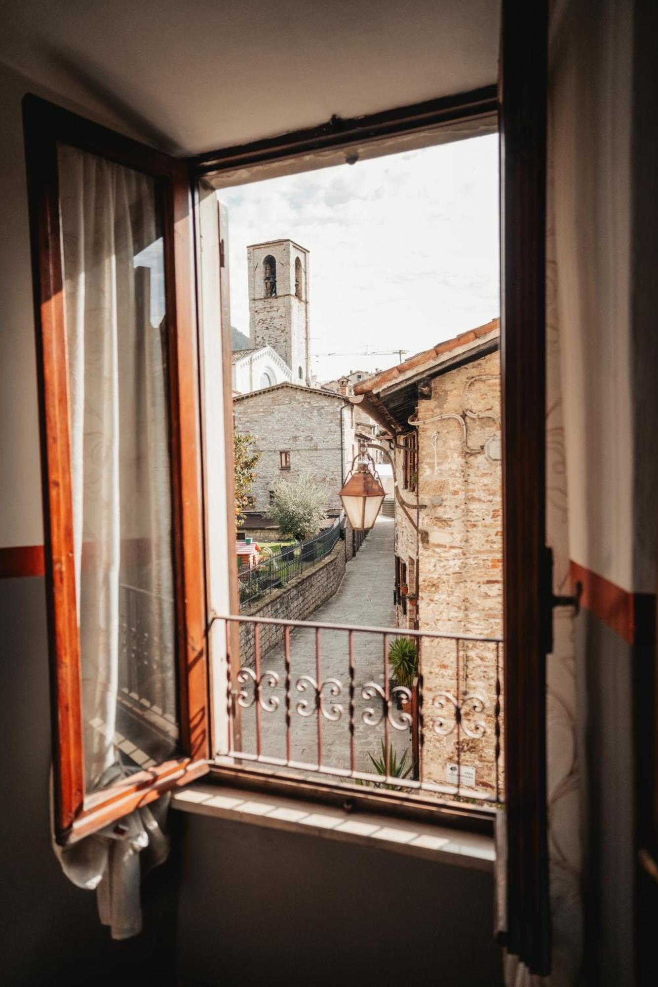 Locanda Del Duca Γκούμπιο Εξωτερικό φωτογραφία
