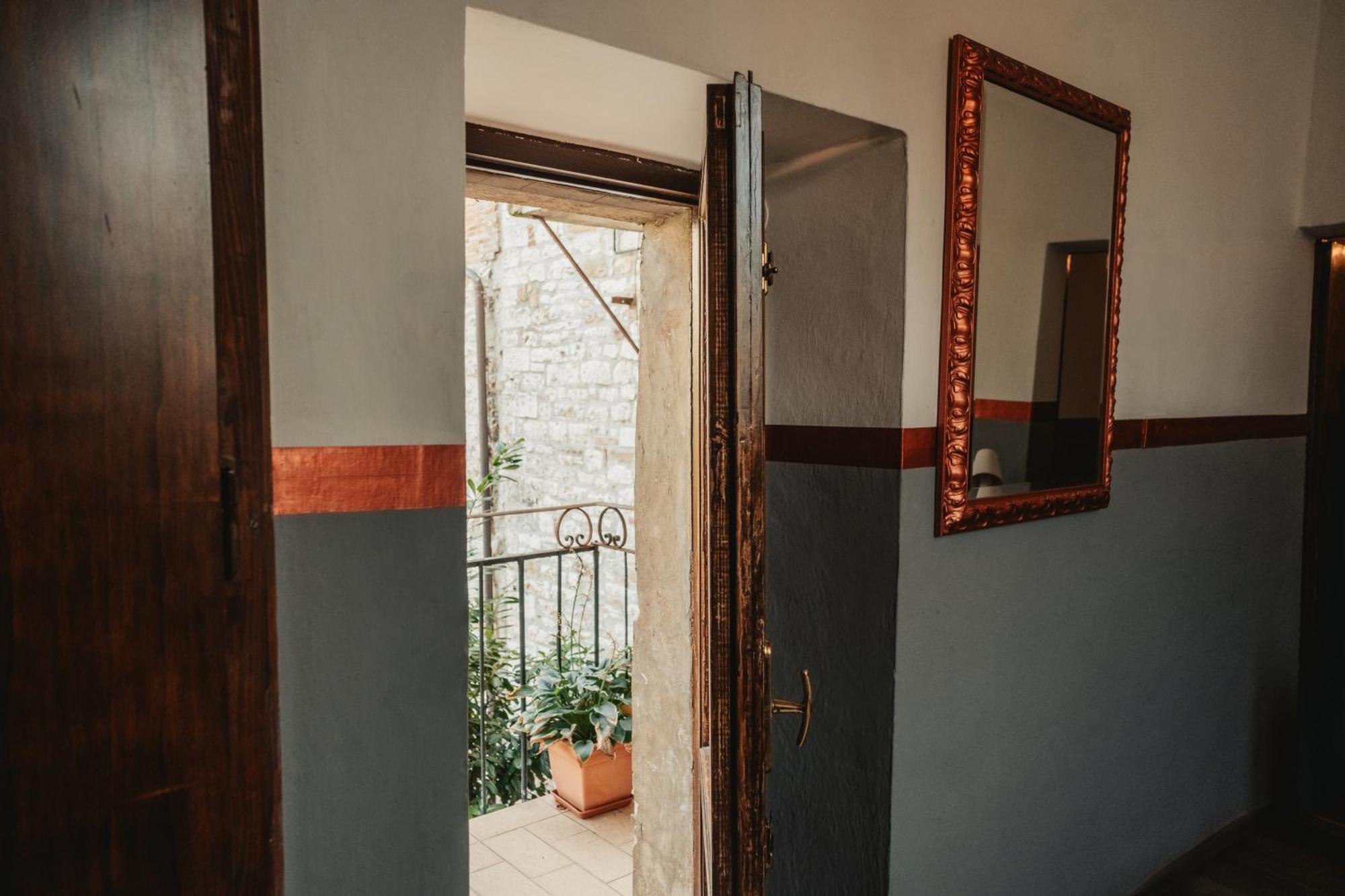 Locanda Del Duca Γκούμπιο Εξωτερικό φωτογραφία