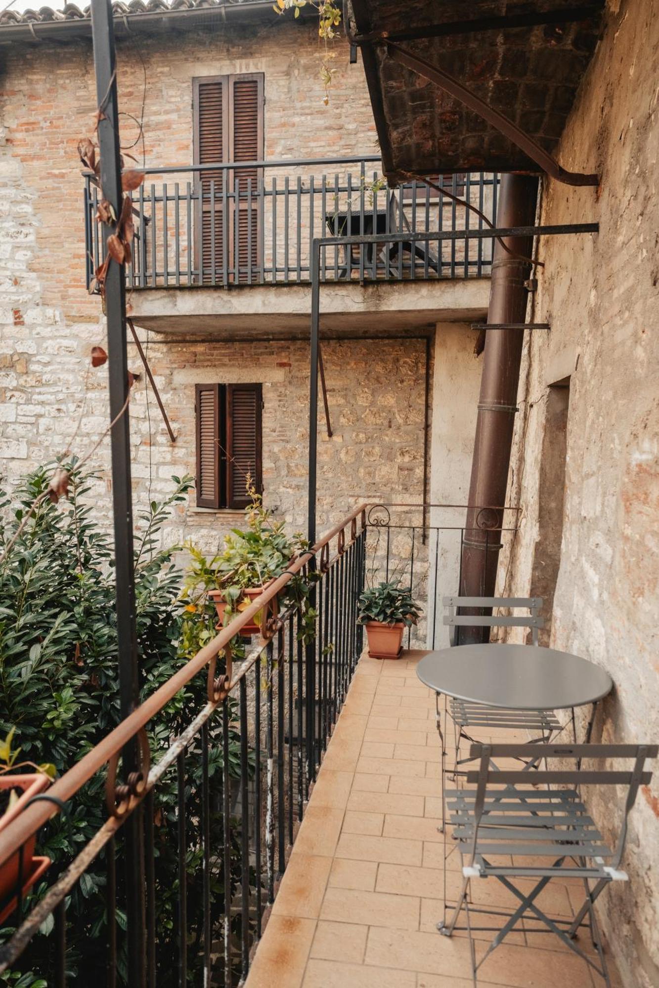 Locanda Del Duca Γκούμπιο Εξωτερικό φωτογραφία
